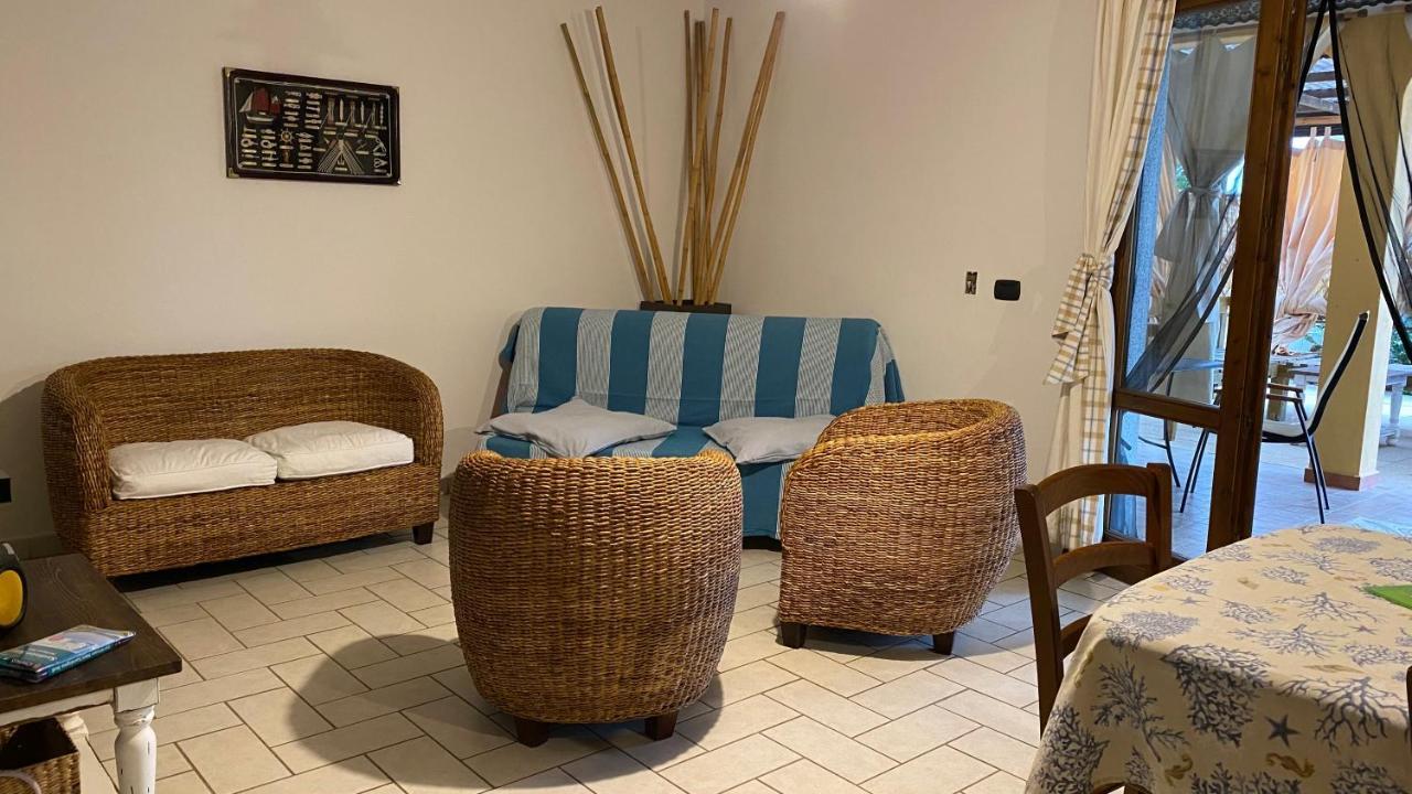 Apartamento La Casa Di Stefania Porto Pino Exterior foto